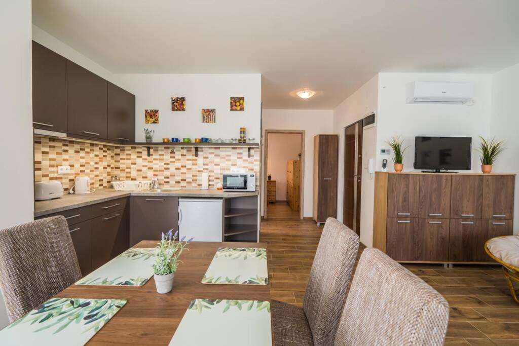 Gemini Apartments II Сиофок Екстериор снимка