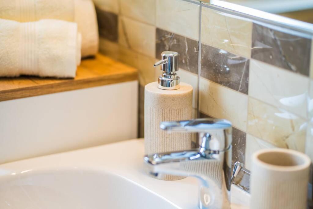Gemini Apartments II Сиофок Екстериор снимка